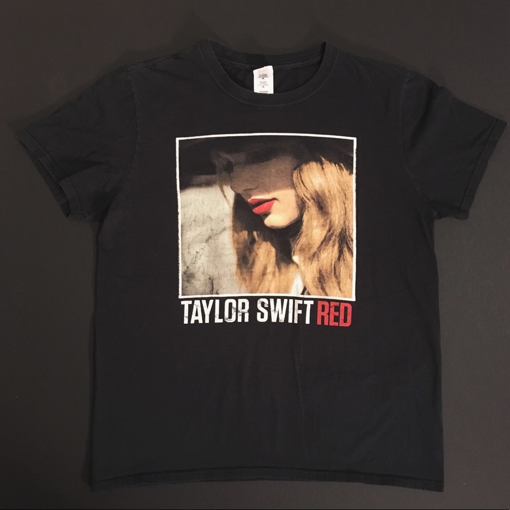 ❤︎ TAYLOR SWIFT RED T-Shirt ❤︎